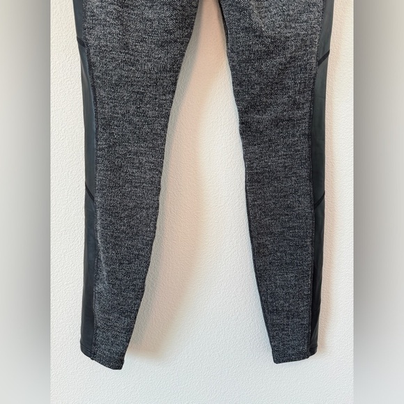 Athleta Herringbone Luxe Metro Drifter Black Herringbone Leggings Size Small - Picture 10 of 15